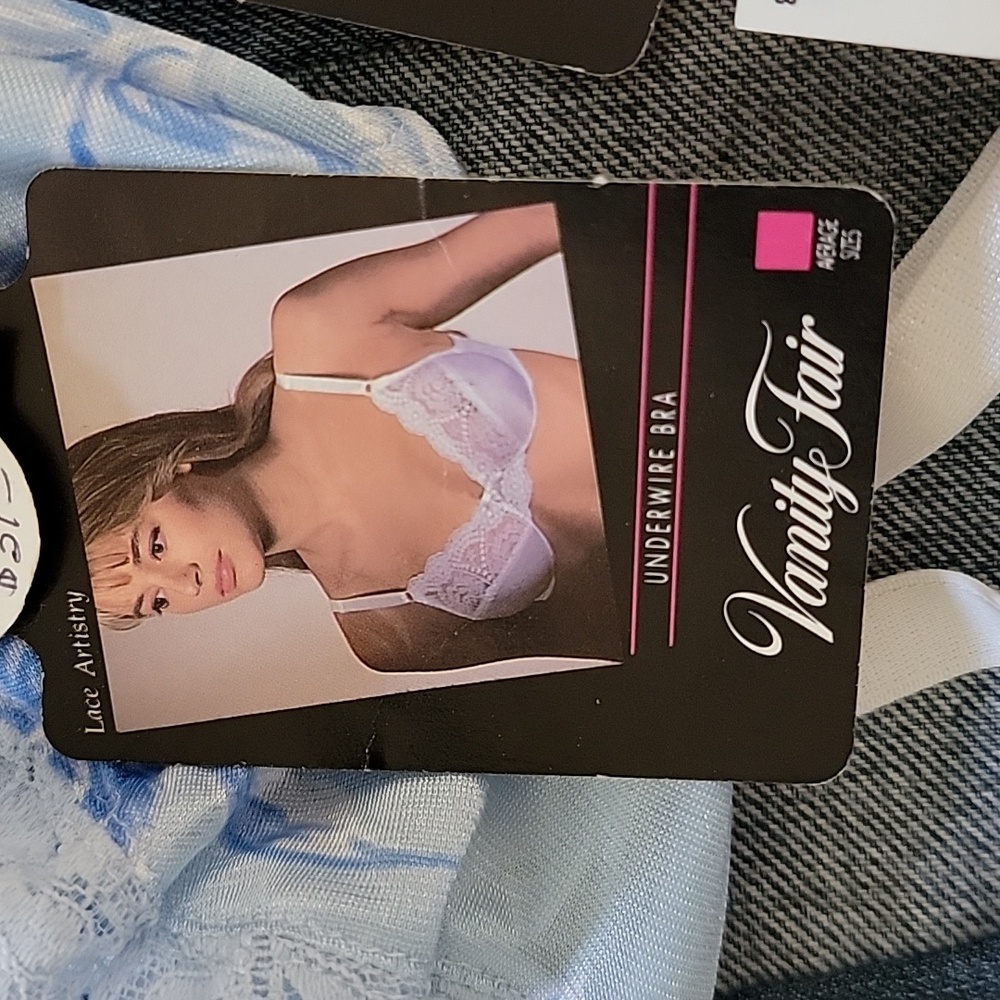 Vanity Fair 2 Underwire Bras - Picture 2 of 3